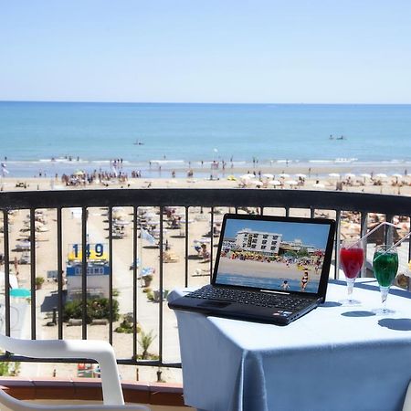 Hotel Usa Римини Стая снимка