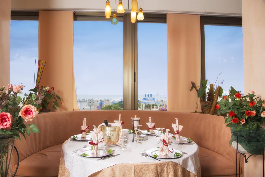 Hotel Usa Римини Екстериор снимка