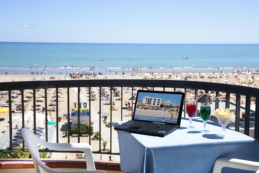 Hotel Usa Римини Стая снимка